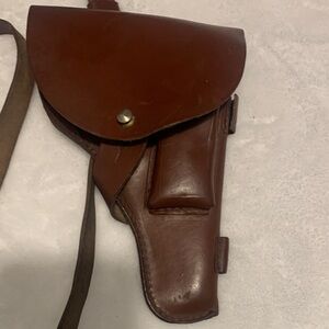 Leather pistol case
